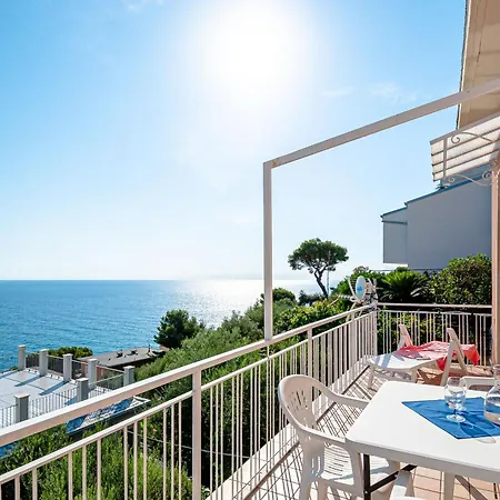 Orizzonte Gallinara - Parcheggio E Doppio Bagno *